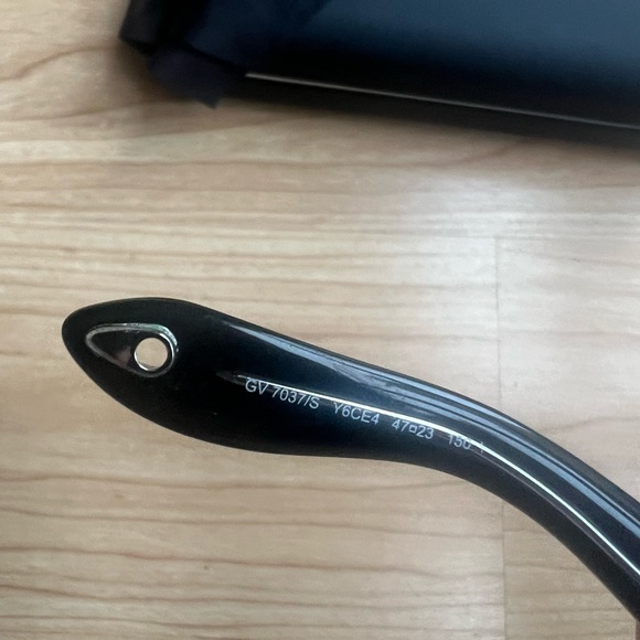 Givenchy Black sunglasses - Picture 5 of 6